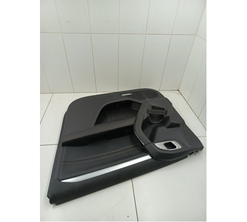 Обшивка двери передняя правая