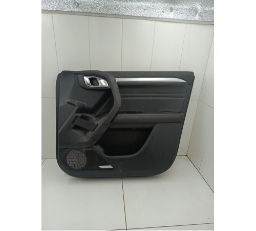 Обшивка двери передняя правая