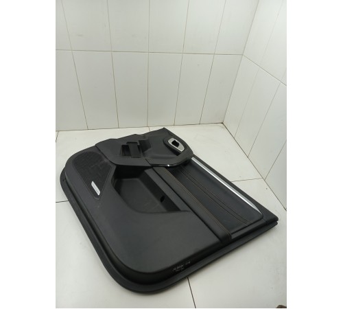 Обшивка двери передняя правая