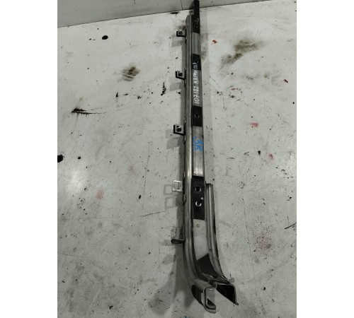 Направляющая ролика правой сдвижной двери