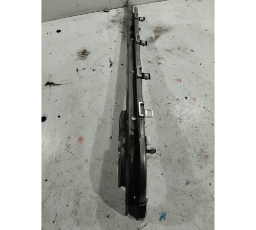 Направляющая ролика правой сдвижной двери