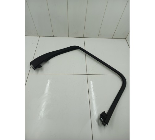 Накладка рамки стекла задняя левая