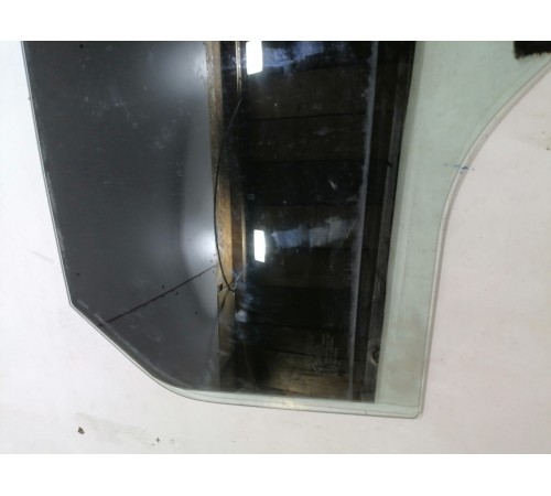 Стекло двери заднее правое