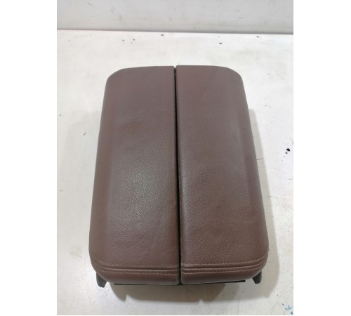 Подлокотник центральной консоли