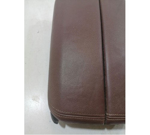 Подлокотник центральной консоли