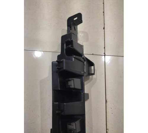 Кронштейн бампера (задний,правый)