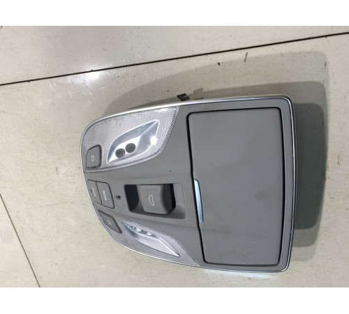 Плафон внутреннего освещения (передний)