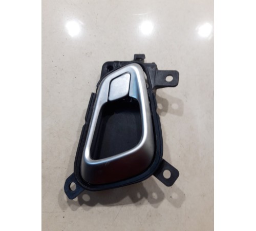 Ручка двери (передняя правая внутренняя)