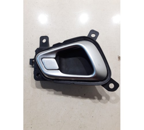 Ручка двери (передняя правая внутренняя)