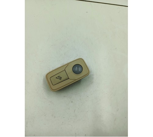 Плафон внутреннего освещения салона 