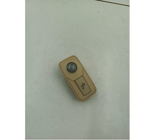 Плафон внутреннего освещения салона 