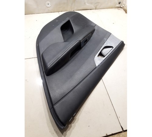 Обшивка двери (задняя правая)