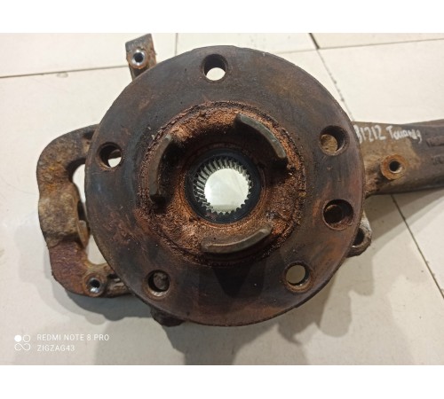 Поворотный кулак(передний правый)