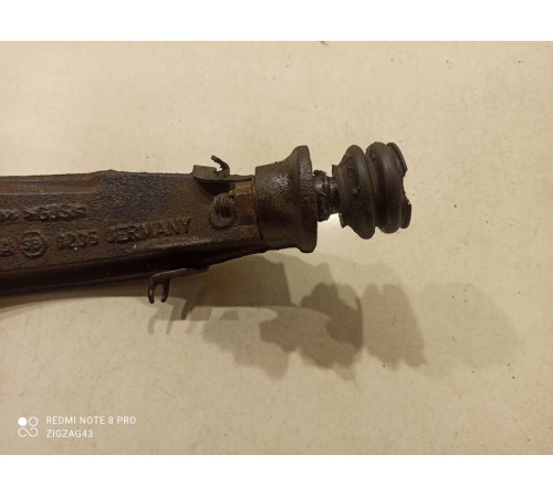 Поворотный кулак(передний правый)