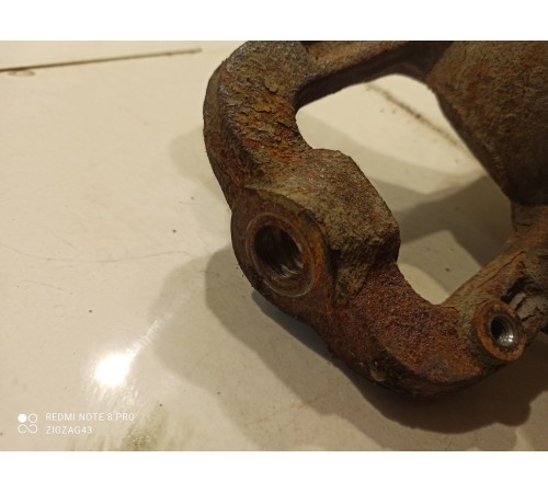 Поворотный кулак(передний правый)