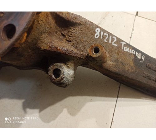 Поворотный кулак(передний правый)