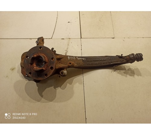 Поворотный кулак(передний правый)