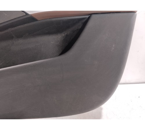 Обшивка двери передняя правая