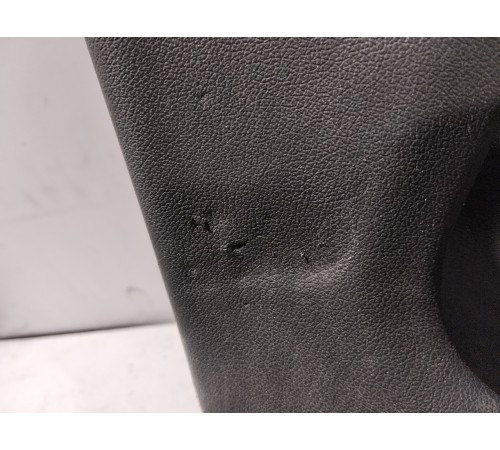 Обшивка двери передняя правая