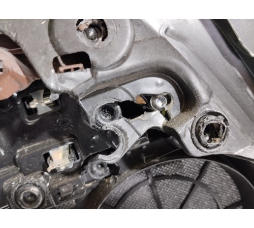 Обшивка двери передняя правая