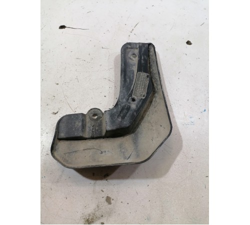 Брызговик передний левый