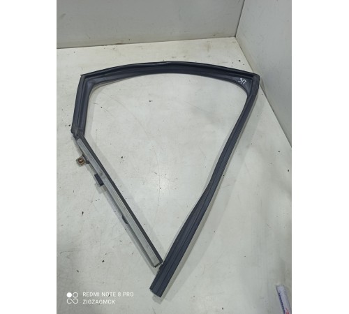 Уплотнитель стекла (задний правый внутренний)