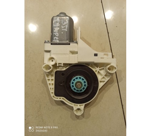 Моторчик стеклоподъемника (задний правый)