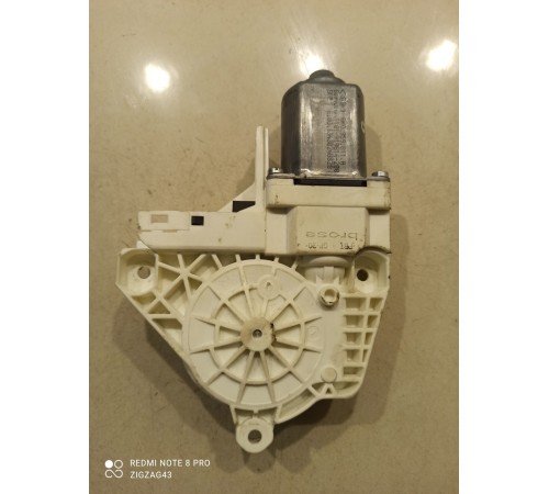 Моторчик стеклоподъемника (задний правый)