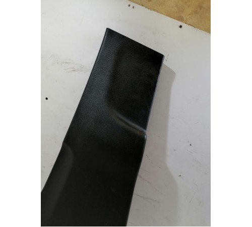 Обшивка центральной стойки левая нижняя