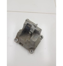 Кронштейн крепление двигателя