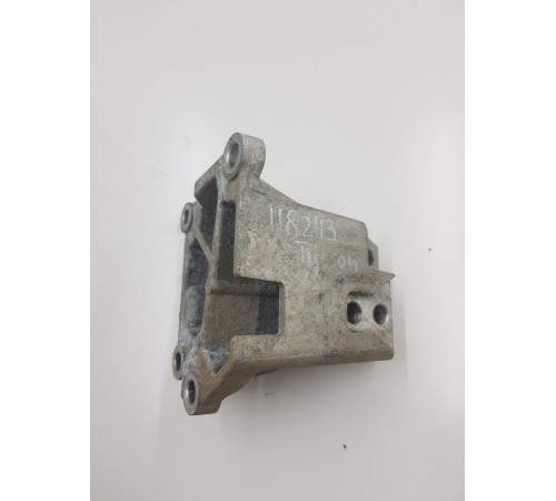 Кронштейн крепление двигателя