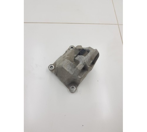 Кронштейн крепление двигателя