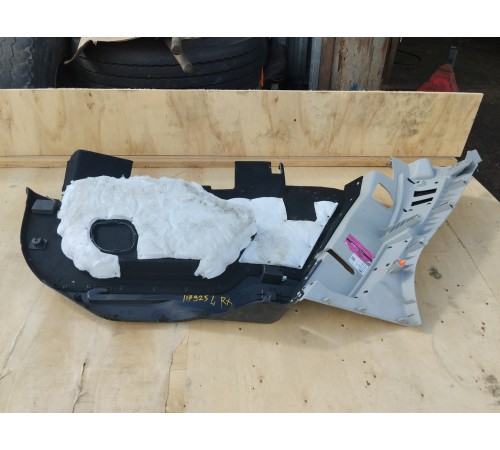 Обшивка багажника левая