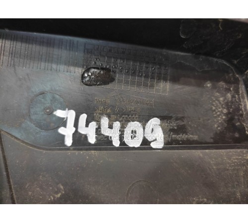 жабо под дворники правое