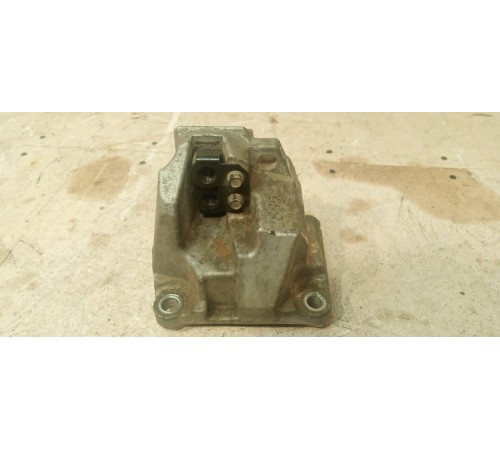 Опора двигателя левая