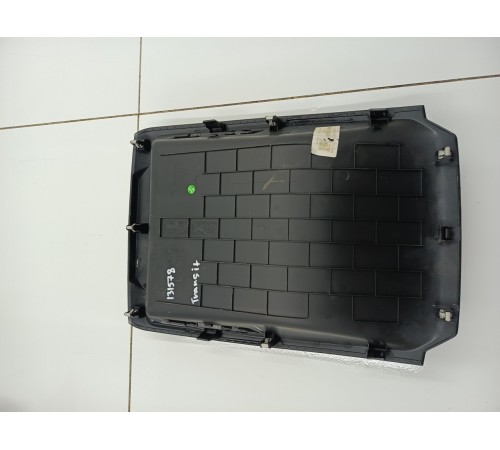 Накладка торпедо бардачок центральный