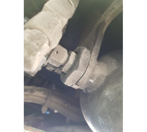 Воздушный ресивер гидравлической системы с клапаном