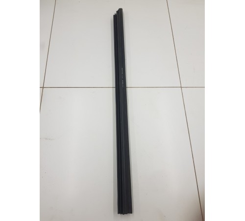 Уплотнитель стекла передний левый внутренний