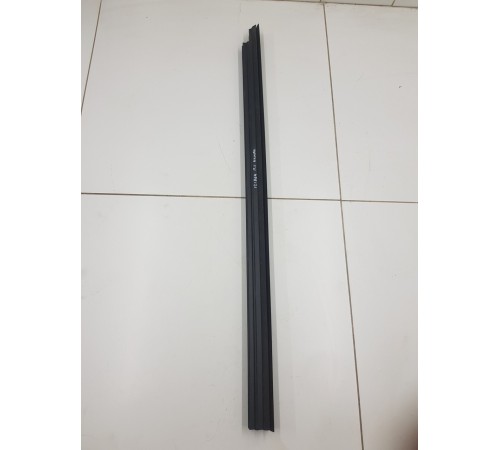 Уплотнитель стекла передний левый внутренний