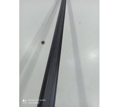 Уплотнитель стекла (задний правый)