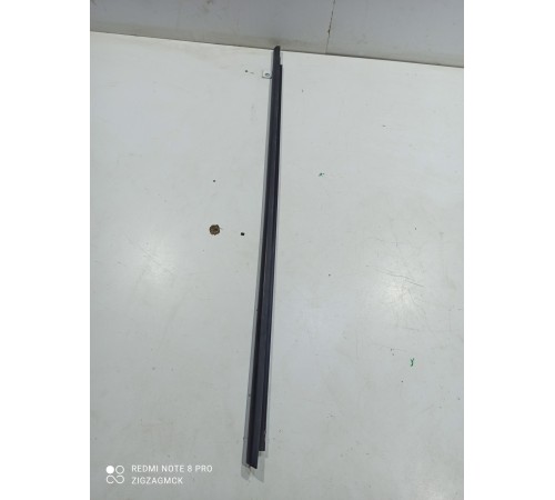 Уплотнитель стекла (задний правый)