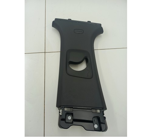 Обшивка центральной стойки левая верхняя