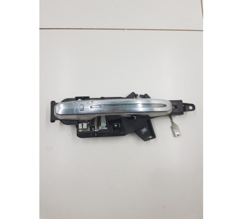 Ручка двери передняя правая внешняя