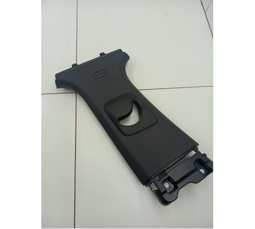 Обшивка центральной стойки левая верхняя