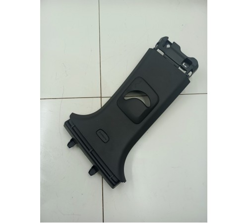 Обшивка центральной стойки левая верхняя