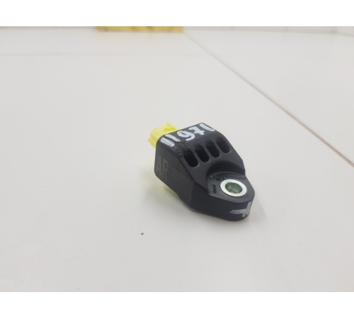 Датчик удара задний правый