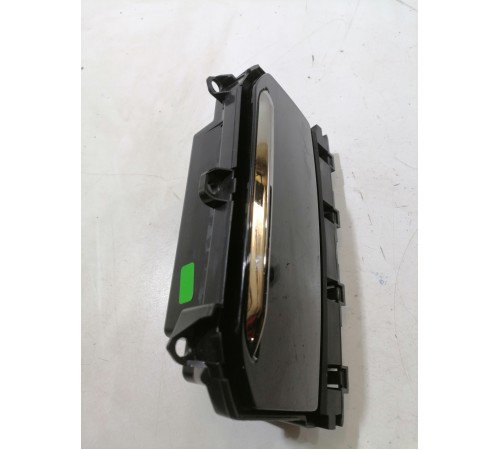 Бардачок центральной консоли малый