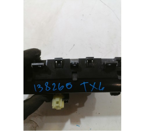 Бардачок центральной консоли малый