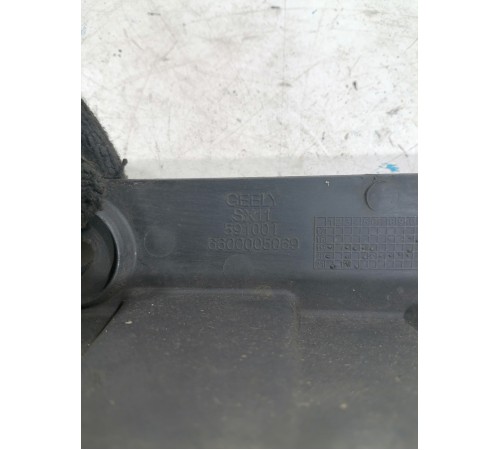 Брызговик передний левый