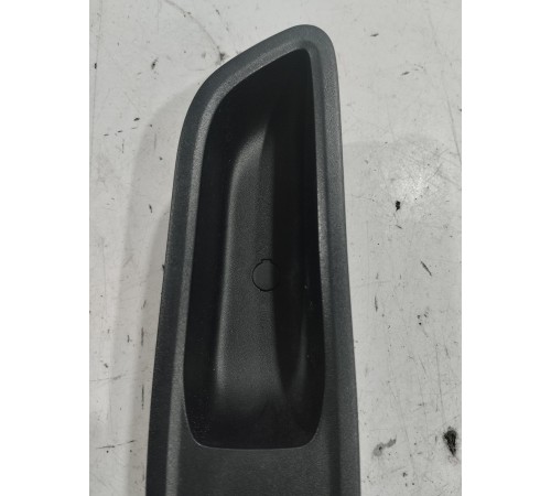 Накладка кнопки стеклоподъемника (передняя правая)